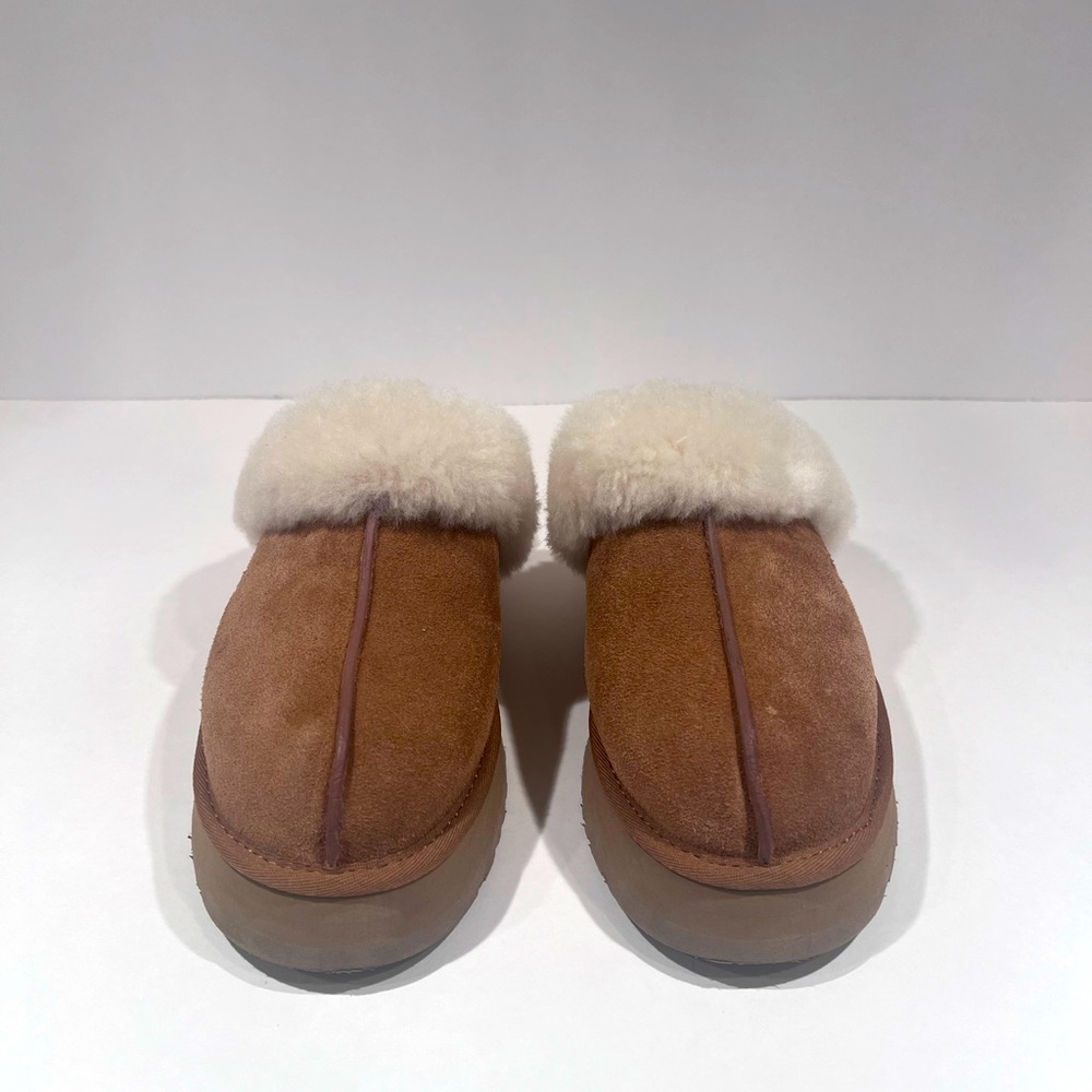 Ugg clog slippers size 8